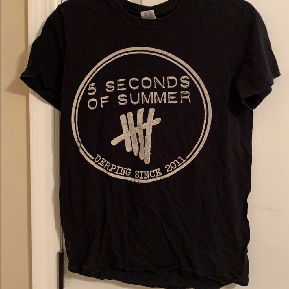 Black band tee
